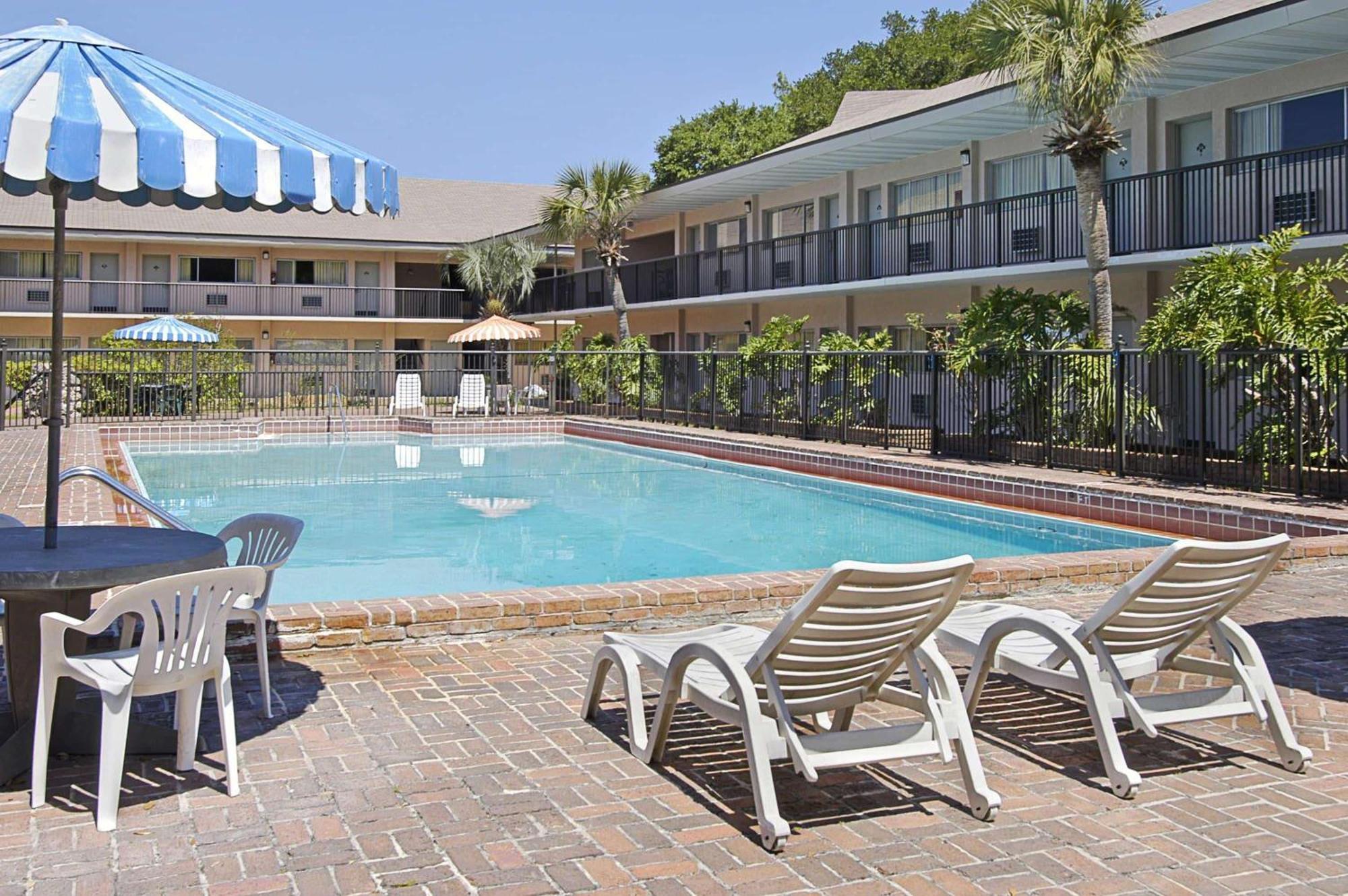 University Inn Gainesville Dış mekan fotoğraf